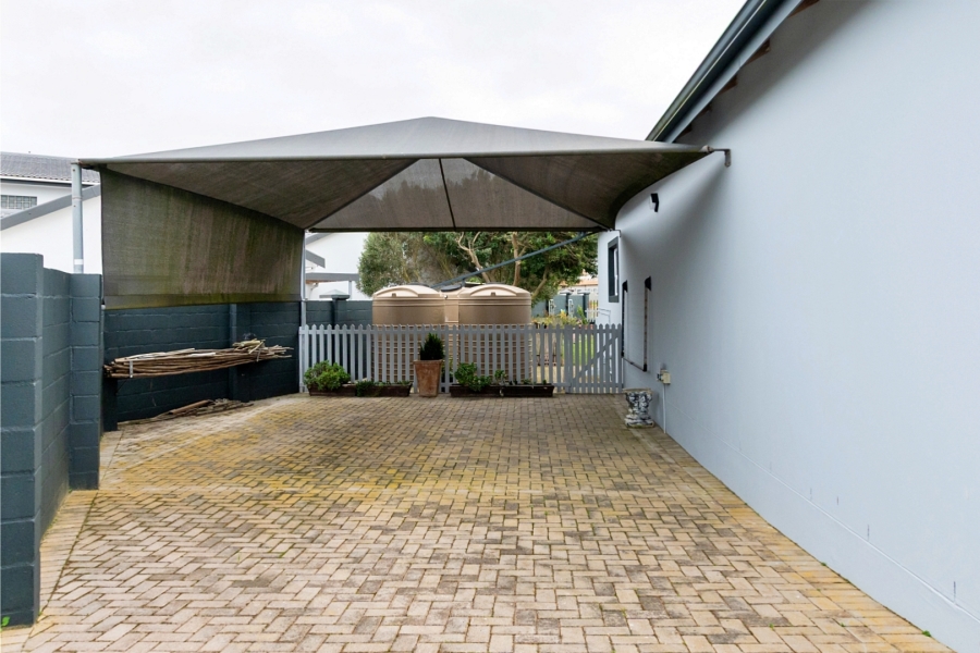 4 Bedroom Property for Sale in Country Club Western Cape